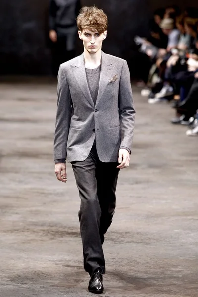 Look 1